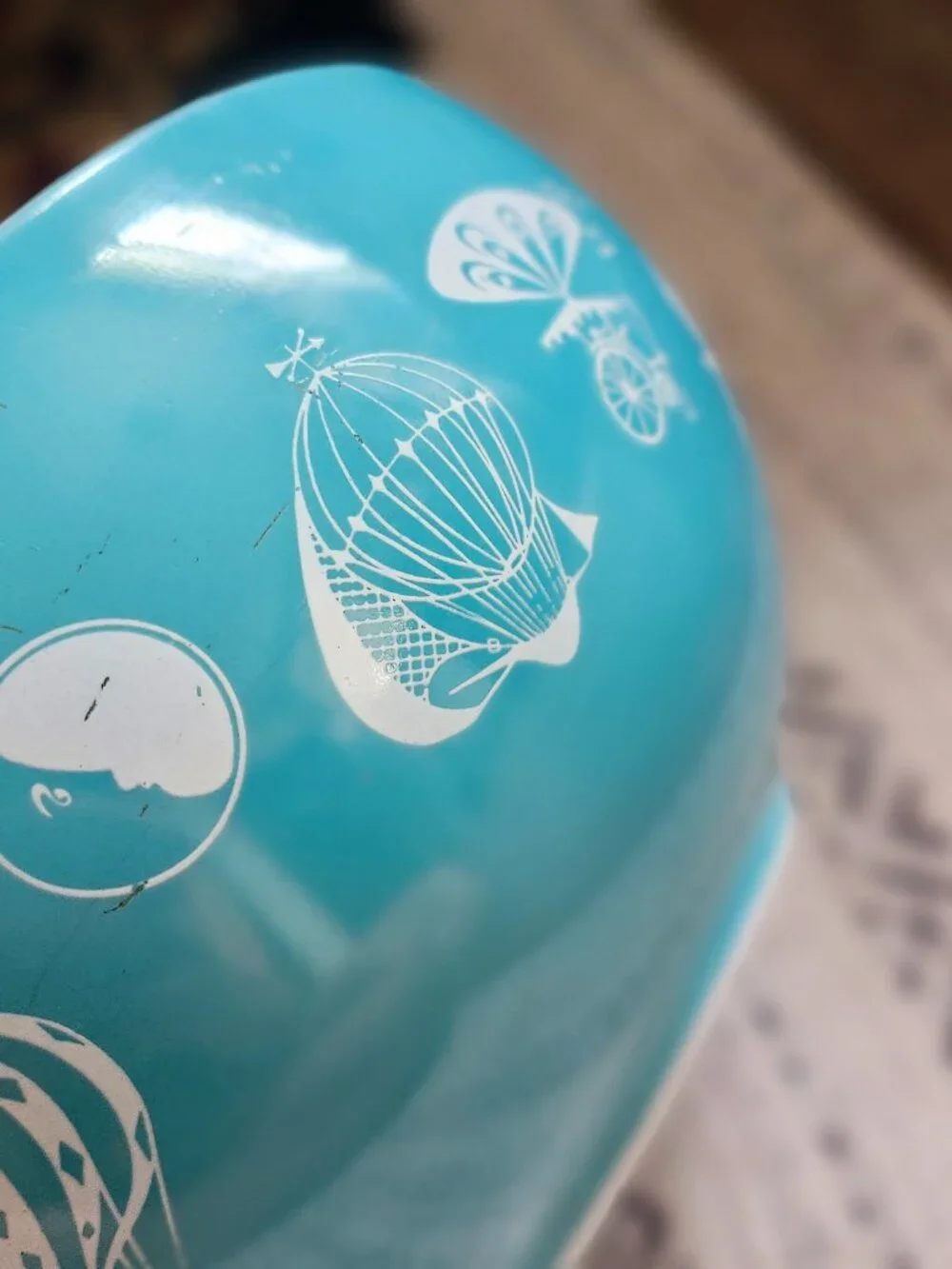 Pyrex balloons chip and dip set